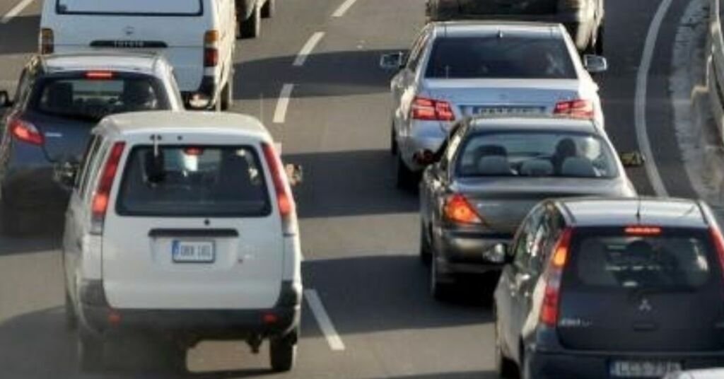 Bölge Yolunda İki Ayrı Kaza Trafiği Felç Etti