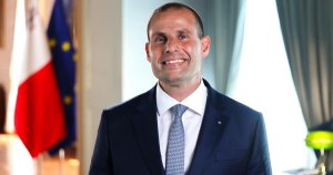 Robert Abela üçüncü kez başbakan olarak yemin etti: 'Tarihi bir seçim'
