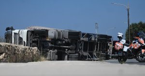 Ħal Far'da Tanker Kazası: Sürücü Yaralandı, Yol Trafiğe Kapandı
