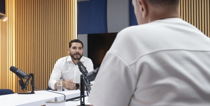 Alex Borg, Gozolulara 'yanlarında olduğunu göstermek' için 13. Bölge'yi korudu