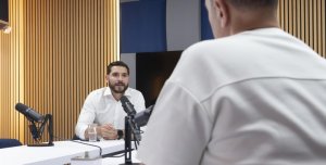 Alex Borg, Gozolulara 'yanlarında olduğunu göstermek' için 13. Bölge'yi korudu