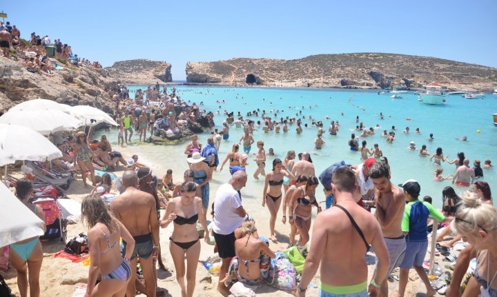 Comino'da Ziyaretçi Sayısı Yarımına İnecek
