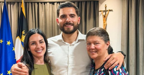 Alex Borg, Annesi ve Sevgilisine Teşekkür Etti: 'Her Adımda Yanımdaydılar'