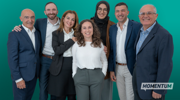 Momentum, Partinin Geleceğini Şekillendirmek İçin Halka Açık Etkinlik Düzenliyor