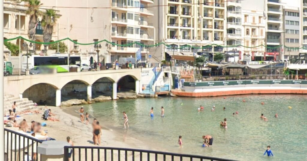 Balluta Koyu'nda Yüzme Uyarısı Kaldırıldı, Su Kalitesi Güvenli Seviyelere Döndü