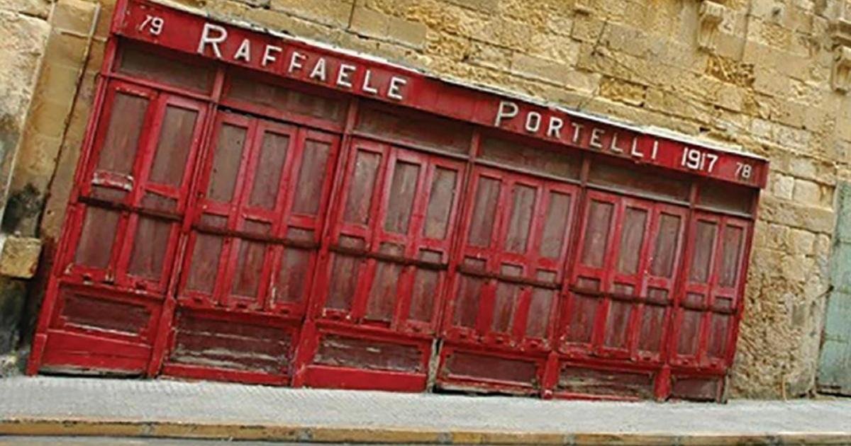 Valletta'da yüzyıllık tarihi dükkan cephesi gizemli şekilde kayboldu