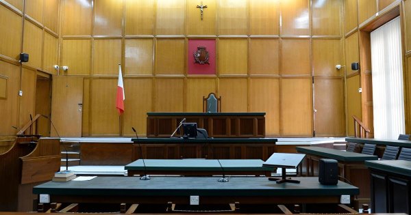 Tüberkülozlu Sanık Mahkemeden Yeraltı Hücresine Gönderildi