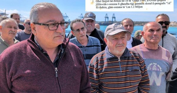 Eski Kalaxlokk işçileri, 'onlarca yıllık adaletsizlikler' için devlete dava açtı