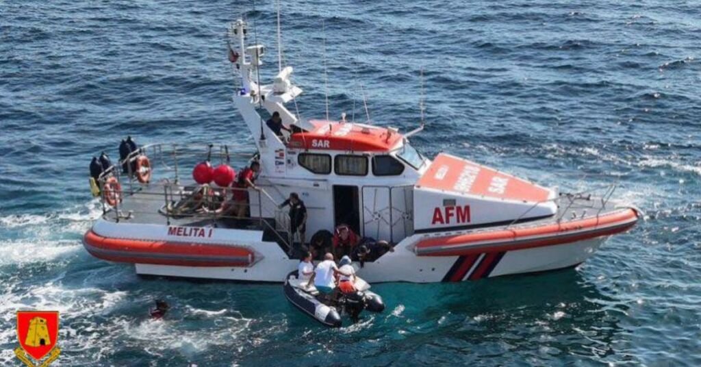 Sliema Açıklarında Tekne Battı, İki Kişi Kurtarıldı