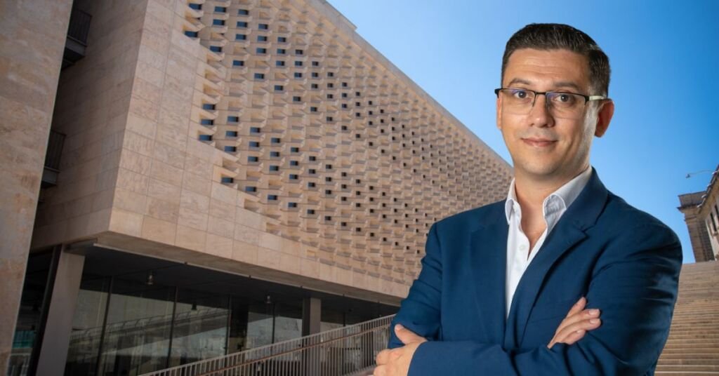 Andrew Agius, Malta'nın İlk Veteriner Milletvekili Olarak Tarihe Geçti