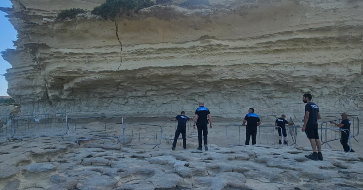 Büyük Çatlak Çökme Korkusunu Tetikleyince Polis St Peter's Pool Uçurumunu Kapattı