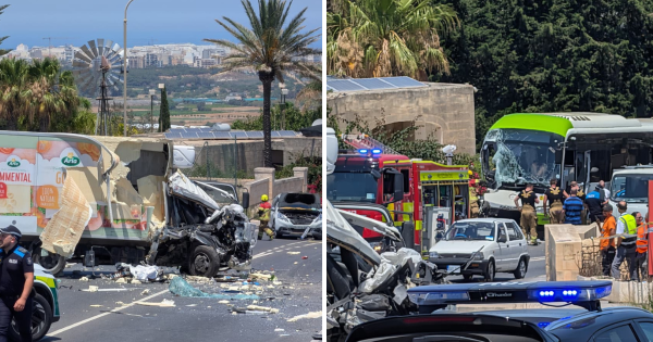Mosta'da Kamyon ile Otobüsün Kafa Kafaya Çarpışması: En Az İki Yaralı