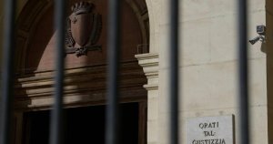 Çift, İnsan Kaçakçılığı Davasında Adil Yargılanma Hakkının İhlal Edildiğini İddia Ediyor