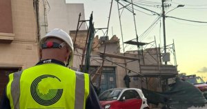 Hafif Kamyonet Çarpmasıyla Duvar Çöktü