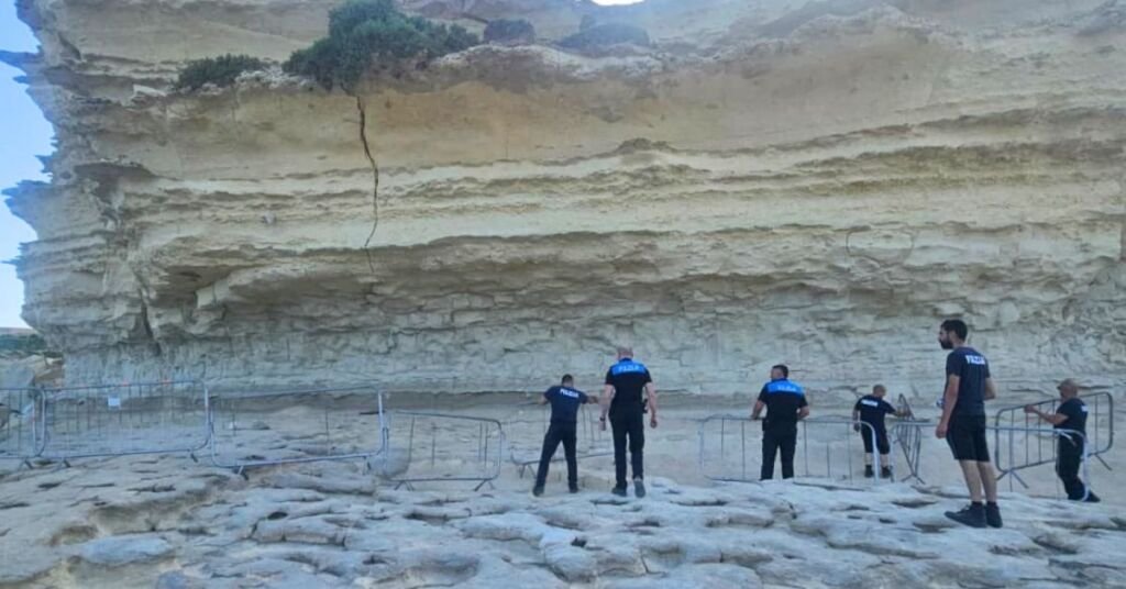 Hükümet: St Peter's Pool'daki Çatlak Uçurumda Güvenlik Önlemleri Alınmıştı