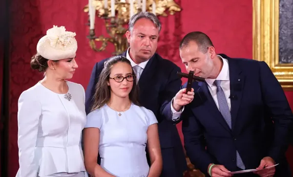 Abela, Malta'da Üst Üste Dördüncü İşçi Partisi Zaferinin Ardından Üçüncü Dönem İçin Yemin Etti