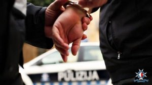 Polis, Marsalforn'da Şüpheli Uyuşturucu Tacirini Tutukladı