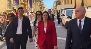 Malta'nın En Üst Düzey Memuru Labour Zaferini Kutladı, Tarafsızlık Soruları Yeniden Gündemde