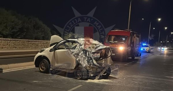 Żebbuġ'da Trafik Kazası: Sürücü Ağır Yaralandı