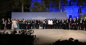 Kamu Görevlilerine Üstün Hizmet Ödülü