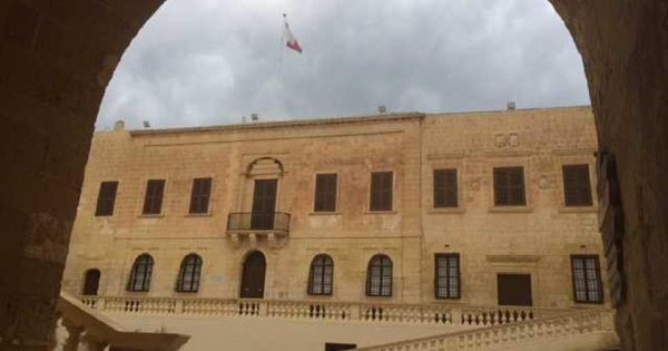Reşit Olmayanların Cinsel İstismarıyla Suçlanan Zanlı İçin Polise Başvuran Gençlerin Sayısı Artıyor