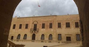 Reşit Olmayanların Cinsel İstismarıyla Suçlanan Zanlı İçin Polise Başvuran Gençlerin Sayısı Artıyor