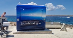Team Blue Lagoon Sekiz Ziyaretçi Bilgilendirme Standı Kuruyor