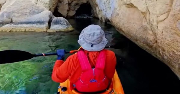 Maltalı Kayağın İçinde Saklanan Muhteşem Gizli Deniz Mağarasını Keşfetti