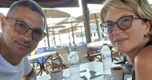 'Ölürsek Birlikte Ölürüz' - Uçaktan Dışarı Fırlayan Kocasına Tutunan Kadının Dramı