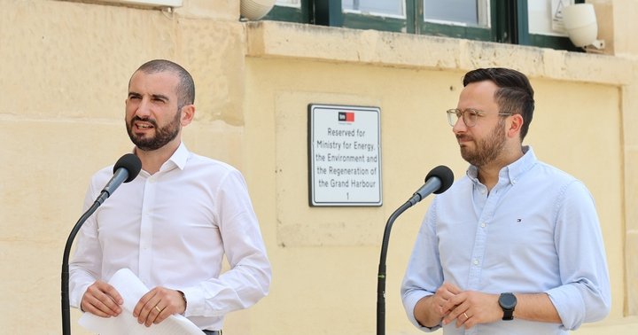 Hükümet Elektrik Kesintilerinden Sorumlu