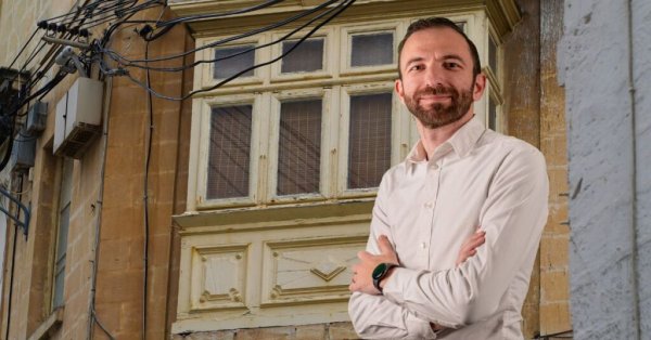 Sıcak Hava Dalgasında Elektrik Kesintilerine Tepki: 'Temel İhtiyaçlar'