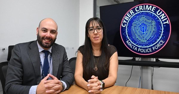 Çocuklarınızın fotoğraflarını paylaşmazdınız eğer bizim gördüklerimizi görseydiniz
