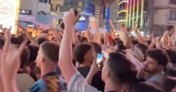 İngiltere Taraftarları Paceville'de 'It's Coming Home' Tezahüratı Yaptı, Ardından Dünya Kupası Hüsranı Geldi