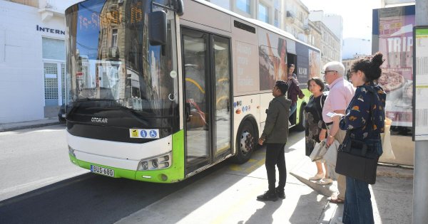 ADPD: Trafiği 'Büyülü' Yapay Zeka Çözümleriyle Değil, Otobüs Şeritleriyle Düzeltin