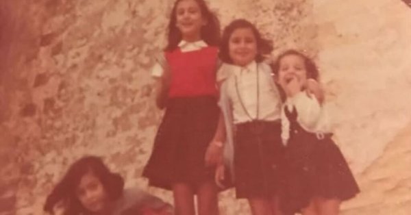 Daphne'nin Kız Kardeşinden Duygusal Paylaşım: 'Hâlâ Dört Kişi Olmalıydık'