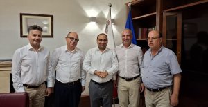 Gozo Ticaret Odası ve Maliye Bakanı Adası'nın Uzun Vadeli Ekonomik Gelişimini Tartıştı