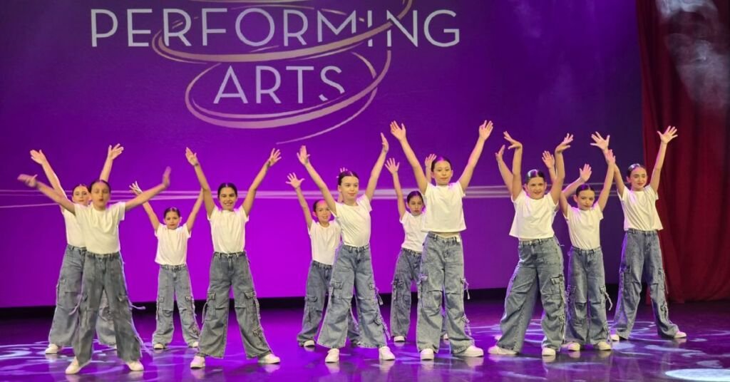 37 Genç Maltalı Dansçı Paris Disneyland'da Sahne Aldı