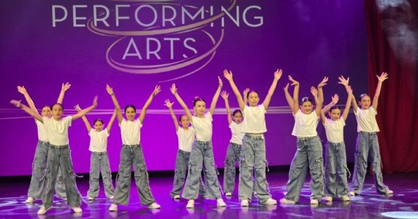 37 Genç Maltalı Dansçı Paris Disneyland'da Sahne Aldı