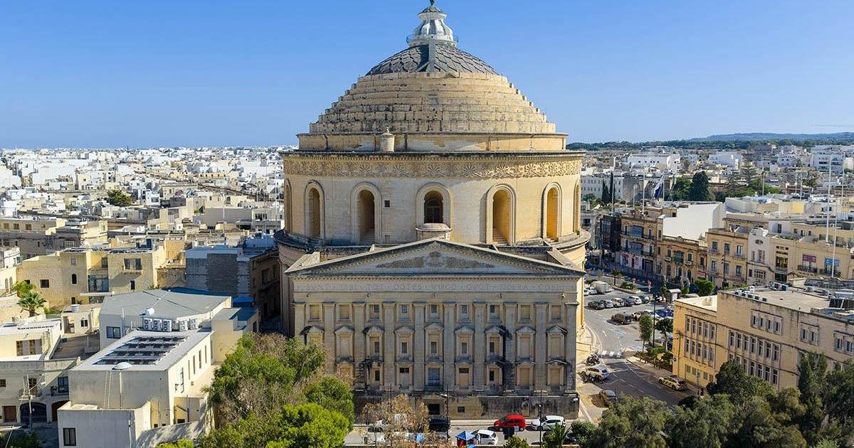 Mosta Rotunda'nın Pencereleri Havai Fişek Fabrikası Patlamasında Hasar Gördü