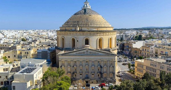 Mosta Rotunda'nın Pencereleri Havai Fişek Fabrikası Patlamasında Hasar Gördü