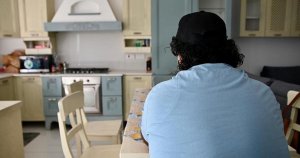 Minibüsten Eve: Mülteci Aileye Yeni Başlangıç