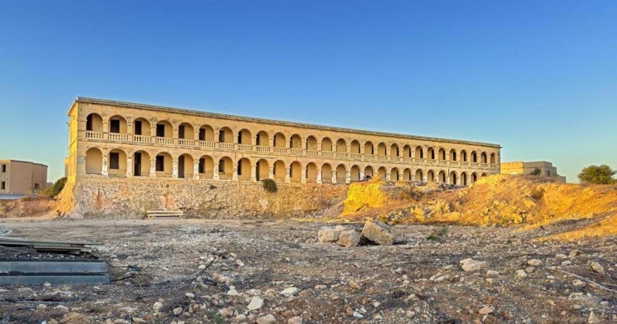 Fort Chambray Kışlası’nın Yıkımına Tepki: Momentum’dan Geri Alım Çağrısı
