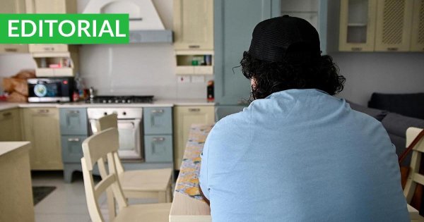 Nezaket Nefreti Yendi: Evsiz Libya Ailesine Yardım Eli