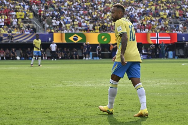Neymar, Brezilya Milli Takımı'ndan Emekli Olduğunu Açıkladı: "Milli Takımla Yolculuğum Bitti"
