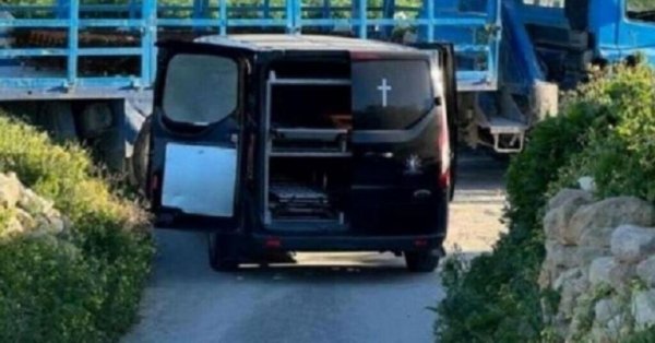 Marsaskala'da Bir Garajdaki Arabada Bir Kadın ve Bir Erkek Ölü Bulundu