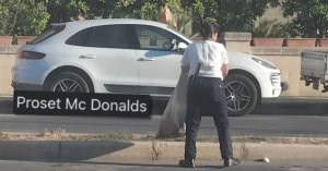 McDonald's Mrieħel Personeline Övgü: Başkalarının Çöplerini Temizlediler