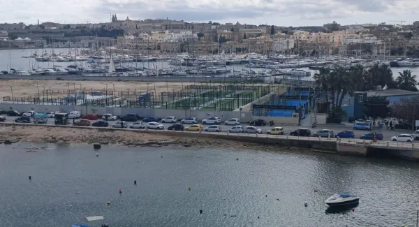 PA, Sharlon Pace'in Yasadışı Padel Kortlarına 25.000 Euro Ceza Kesti