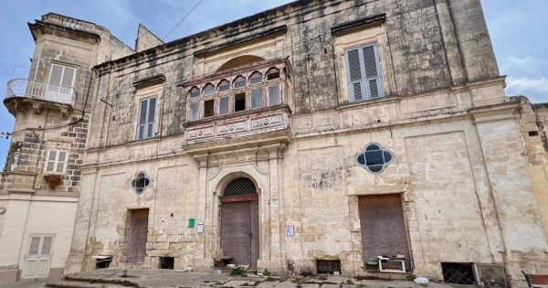 PA, Tarihi Qormi Palazzo'sunun Otele Dönüştürülmesi Kararını Erteledi