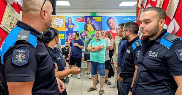 'Biz Aileyiz': Polis Memurları Yaralı Meslektaşları İçin Kan Bağışında Bulundu