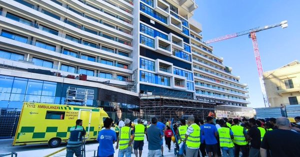 St. George's Körfezi'ndeki db Group İnşaatında Küçük Yangın Çıktı